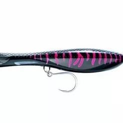 Nomad Dartwing Floating 220mm -Reels Shop DW220 F BPM BLACK PINK MACKEREL 600x360 1